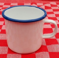 beschadigde - drinkmok - wit met blauwe rand - 8 cm