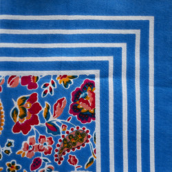 blauwe zakdoek - bloemen - 55 x 55 cm