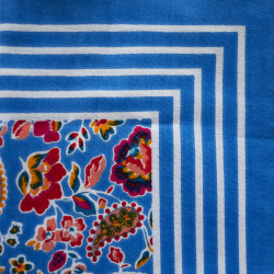 Blauwe zakdoek - bloemen - 55 x 55 cm