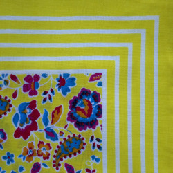 Gele zakdoek - bloemen - 55 x 55 cm