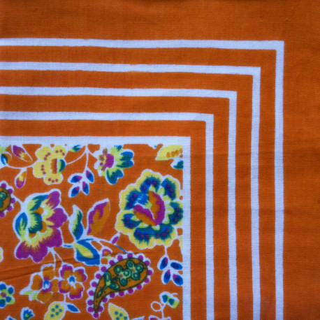 Oranje zakdoek - bloemen - 55 x 55 cm
